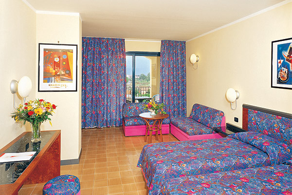 HOTEL CAESAR PALACE 4* - Giardiini Naxos (ME) Con vista su Taormina e sull'Etna