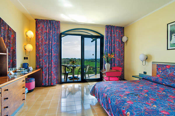 HOTEL CAESAR PALACE 4* - Giardiini Naxos (ME) Con vista su Taormina e sull'Etna