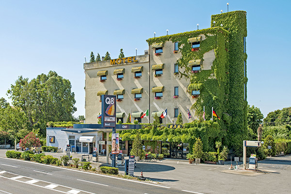 HOTEL CORSI 3* - Fiumicino (RM) Lungo la Via Aurelia a Fiumicino
