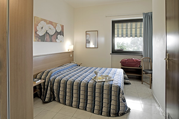HOTEL CORSI 3* - Fiumicino (RM) Lungo la Via Aurelia a Fiumicino