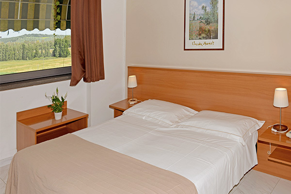 HOTEL CORSI 3* - Fiumicino (RM) Lungo la Via Aurelia a Fiumicino