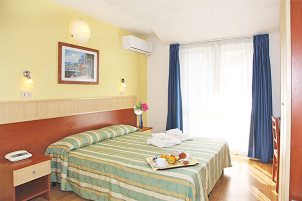 HOTEL VILLA D'ESTE 3* - Grado (GO) Hotel 3* a 250 metri dalla spiaggia