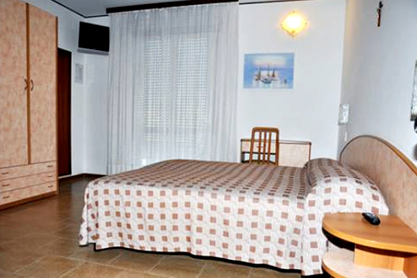 HOTEL ANGELI 3* - Torre Pedrera (RN) A 100 metri dal mare