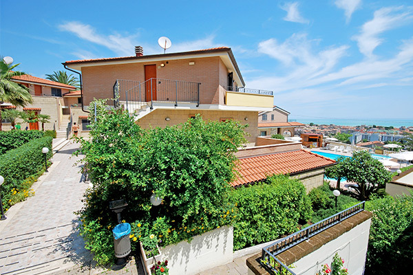 RESIDENCE IL BORGO 3* - Tortoreto (TE) Residence a Tortoreto Lido
