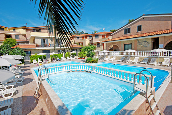 RESIDENCE IL BORGO 3* - Tortoreto (TE) Residence a Tortoreto Lido