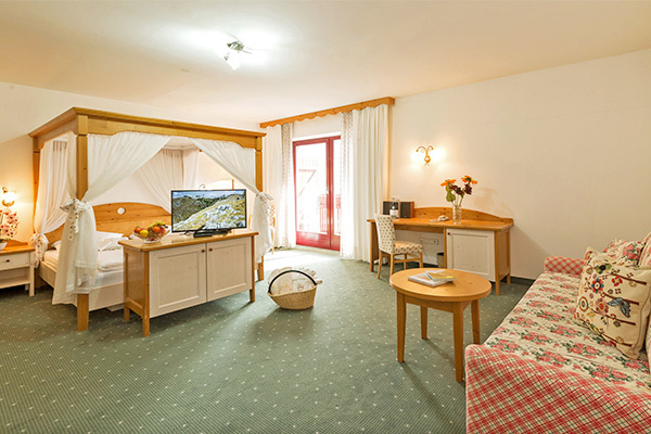 HOTEL HELLWEGER 4* - Campo Tures (BZ) Nel cuore di campo Tures