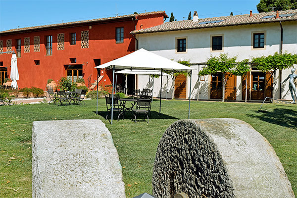 HOTEL BORGO SAN GIUSTO - Empoli (FI) Piccolo borgo immerso nel verde, ideale per coppie