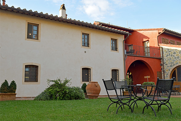 HOTEL BORGO SAN GIUSTO - Empoli (FI) Piccolo borgo immerso nel verde, ideale per coppie