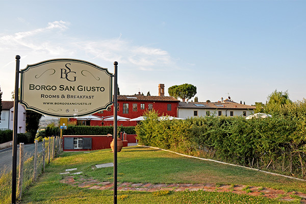 HOTEL BORGO SAN GIUSTO - Empoli (FI) Piccolo borgo immerso nel verde, ideale per coppie