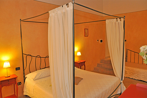 HOTEL BORGO SAN GIUSTO - Empoli (FI) Piccolo borgo immerso nel verde, ideale per coppie
