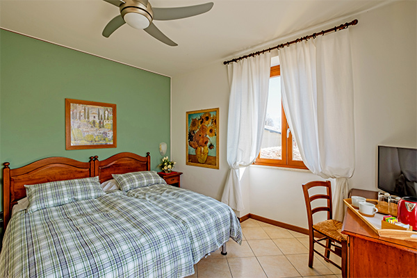 HOTEL TRE PUNTE 3* - Gargnano (BS) Hotel 3* immerso nel verde delle colline circostanti il Lago di Garda