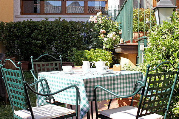 HOTEL TRE PUNTE 3* - Gargnano (BS) Hotel 3* immerso nel verde delle colline circostanti il Lago di Garda