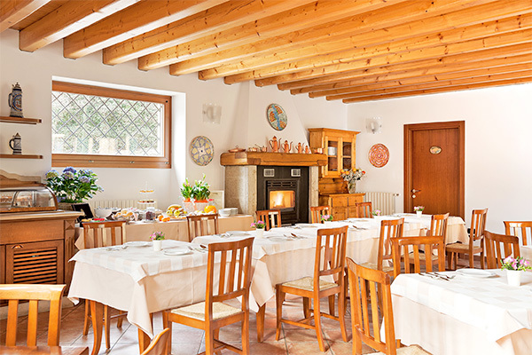HOTEL TRE PUNTE 3* - Gargnano (BS) Hotel 3* immerso nel verde delle colline circostanti il Lago di Garda