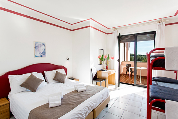 Hotel 3* a ridosso del Lago di Garda e dalla Riserva naturale della Rocca