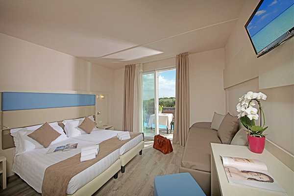 Hotel 3* a ridosso del Lago di Garda e dalla Riserva naturale della Rocca