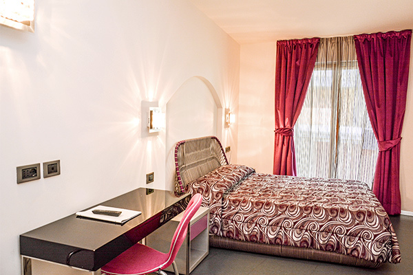 DESIGN OBEROSLER HOTEL 4* - Madonna di Campiglio (TN) Design Hotel 4* incastonato tra le Dolomiti del Brenta