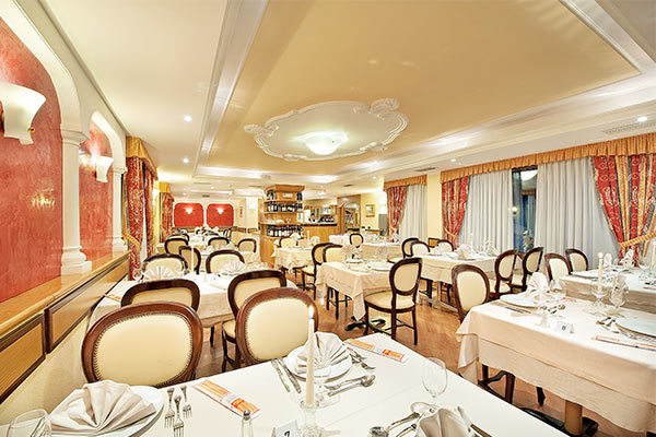 HOTEL ST. MICHAEL 4* - Livigno (SO) Accoglienza e benessere nel cuore delle Alpi