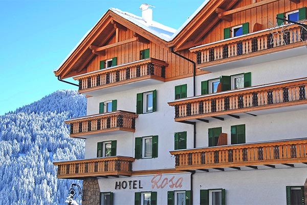 HOTEL ROSA 3* - Vigo di Fassa (TN) Posizione panoramica, in Val di Fassa