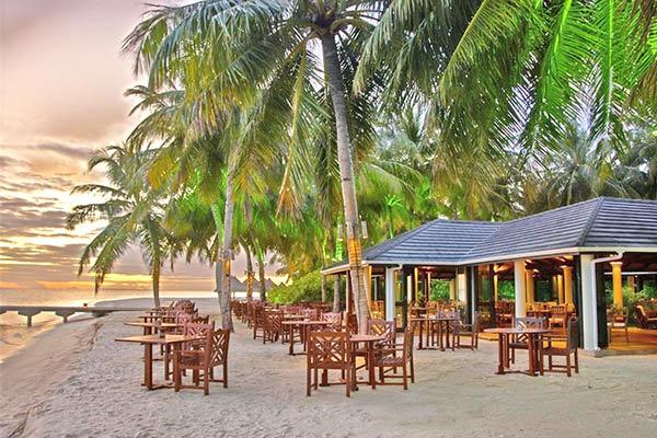 SUN ISLAND RESORT & SPA 5* - Nalaguraidhoo (Atollo di Ari - Maldive) Relax sotto il sole maldiviano