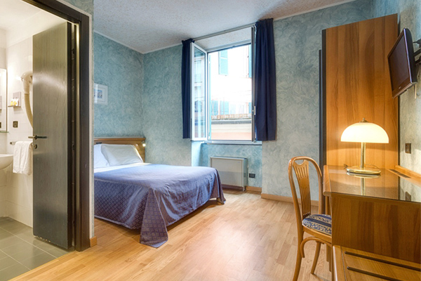 HOTEL EUROPA 3* - Genova (GE) In posizione centrale a Genova