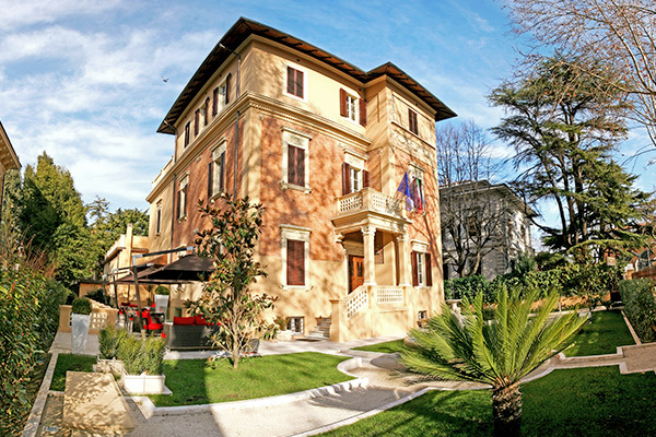 VILLA DEI PLATANI BOUTIQUE & SPA 4* - Foligno (PG) Accoglienza, stile e benessere in centro a Foligno