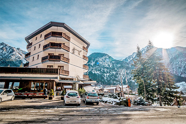 HOTEL LA TORRETTA 4* - Challand-Saint-Anselme (AO) Accoglienza familiare in location unica