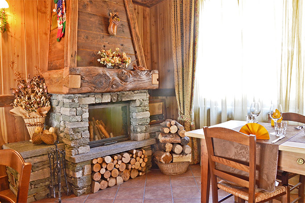 HOTEL LA TORRETTA 4* - Challand-Saint-Anselme (AO) Accoglienza familiare in location unica