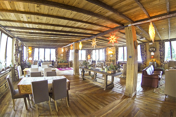 HOTEL LA TORRETTA 4* - Challand-Saint-Anselme (AO) Accoglienza familiare in location unica