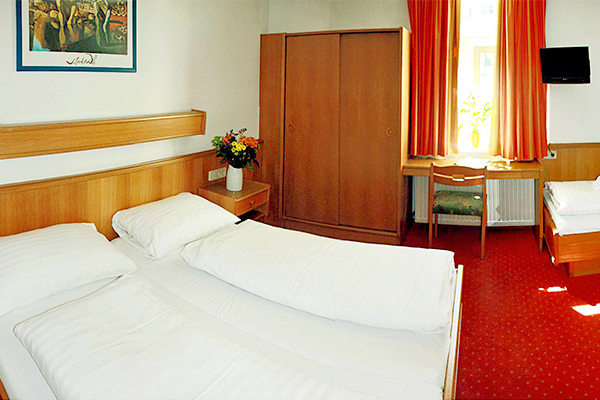 HOTEL GOLDENE KRONE 3* - Innsbruck (Tirolo - Austria) Posizione strategica
