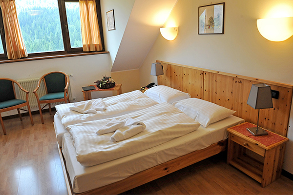HOTEL AL GALLO FORCELLO.1530 3*S - Passo Pramollo - Nassfeld (UD) A 1530 metri di altitudine sulle Alpi Carniche