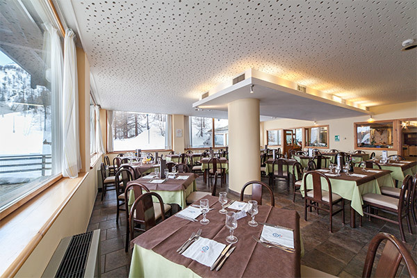 HOTEL MONBOSO 4*S - Gressoney-la-Trinit (AO) A 200 metri dalle piste, a 1850 metri di altitudine