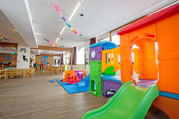 HOTEL MONBOSO 4*S - Gressoney-la-Trinit (AO) A 200 metri dalle piste, a 1850 metri di altitudine
