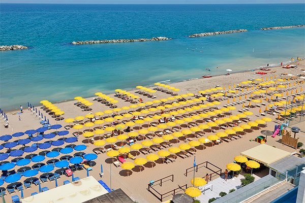 HOTEL ATLANTIC 3* - Pesaro (PU) Gestione familiare, sul mare