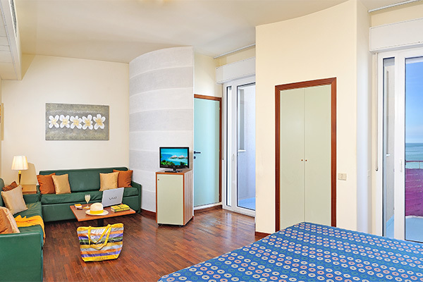 HOTEL ATLANTIC 3* - Pesaro (PU) Gestione familiare, sul mare