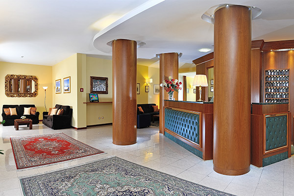 HOTEL ATLANTIC 3* - Pesaro (PU) Gestione familiare, sul mare