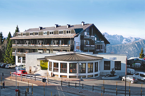 DOLOMITI CHALET FAMILY HOTEL 3* - Vason del Monte Bondone (TN) Family Hotel 3* Low cost sulle Dolomiti