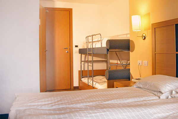 DOLOMITI CHALET FAMILY HOTEL 3* - Vason del Monte Bondone (TN) Family Hotel 3* Low cost sulle Dolomiti