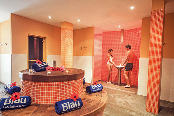 SETTEMARI CLUB BLAU PUNTA REINA RESORT 4* - Maiorca - Cala Mandia (Baleari - Spagna) In posizione panoramica su Cala Mandia