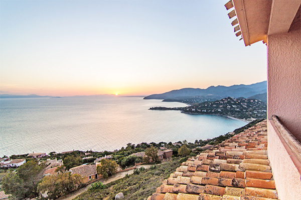 RESIDENCE CLUB ESSE TORRE DELLE STELLE - Villasimius (CA) Con una magnifica vista sul mare