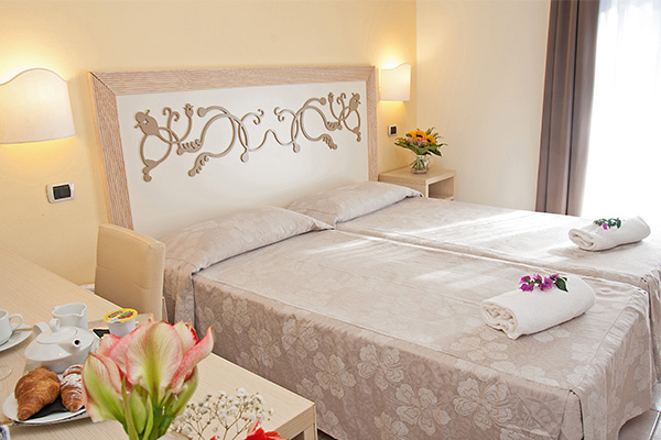 HOTEL CORTE ROSADA 4* - Alghero (SS) 4* ideale per coppie nella Baia di Porto Conte