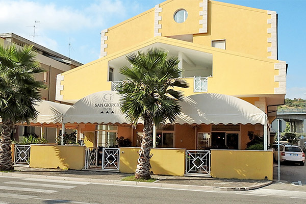 HOTEL SAN GIORGIO 3* - Vasto (CH) Buona cucina ed accoglienza, a 100 metri dal mare