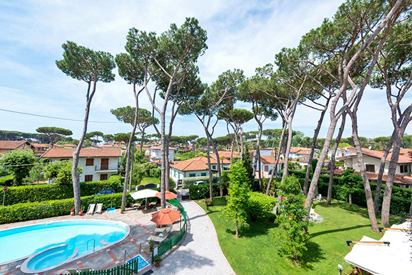 HOTEL LE PLEIADI 3* - Forte dei Marmi (LU) Hotel 3* tranquillo e riservato a 350 metri dal mare