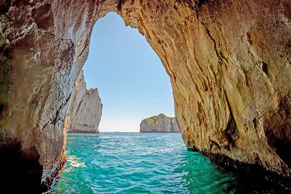 TOUR COSTIERA AMALFITANA - da Capri a Ravello () Bellezze naturali tra arte e cultura campana