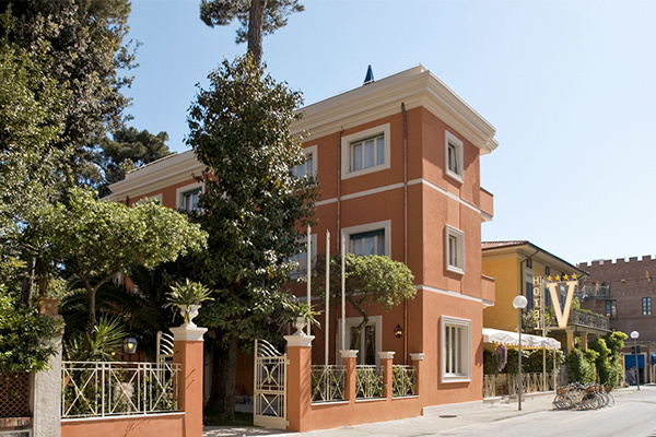 HOTEL VISCARDO 4* - Forte dei Marmi (LU) A 300 metri dal mare della Versilia