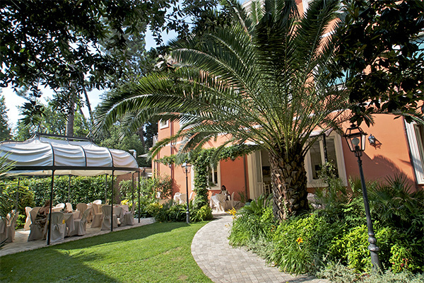 HOTEL VISCARDO 4* - Forte dei Marmi (LU) A 300 metri dal mare della Versilia