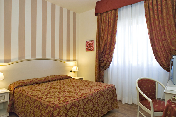 HOTEL VISCARDO 4* - Forte dei Marmi (LU) A 300 metri dal mare della Versilia