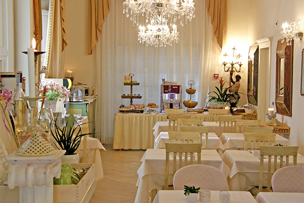 HOTEL VISCARDO 4* - Forte dei Marmi (LU) A 300 metri dal mare della Versilia