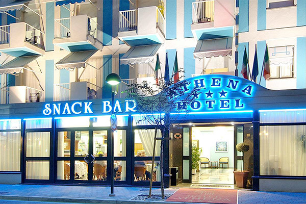 HOTEL ATHENA 3* - Lignano Sabbiadoro (UD) A 50 metri dal mare, servizio spiaggia incluso