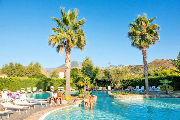 VILLAGGIO CLUB HOLIDAY BEACH 3* - Diamante (CS) Villaggio 3* ideale per famiglie a 100 metri dal mare