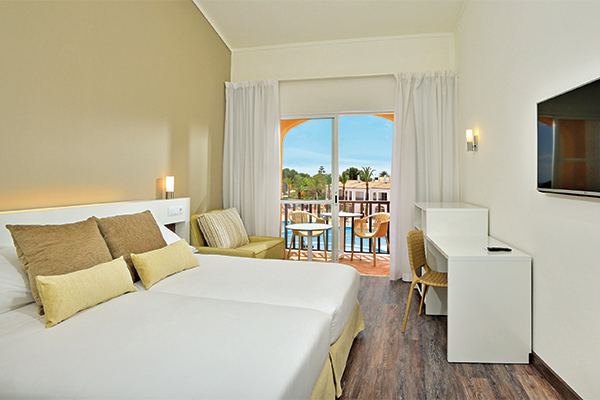 SETTEMARICLUB SOL FALCO’ 4* - Cala'n Bosch (Minorca - Spagna) Ideale per famiglie